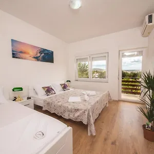 Riviera Bed & Breakfast Starigrad Paklenica